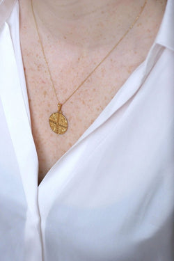 Médaille Chrétienne Art Déco or jaune - Castafiore