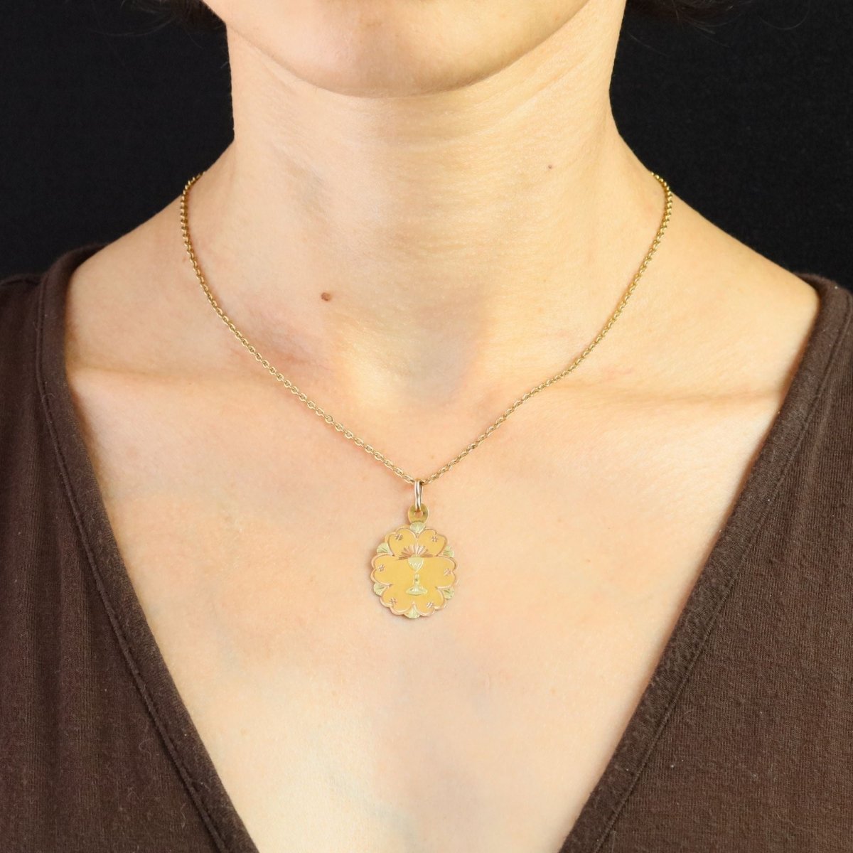 Médaille en or rose et or vert - Castafiore