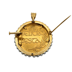 Médaille Religieuse en or jaune et perles de culture - Castafiore