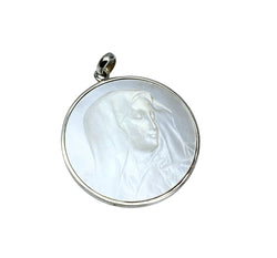 Médaille Vierge, en or blanc et nacre - Castafiore