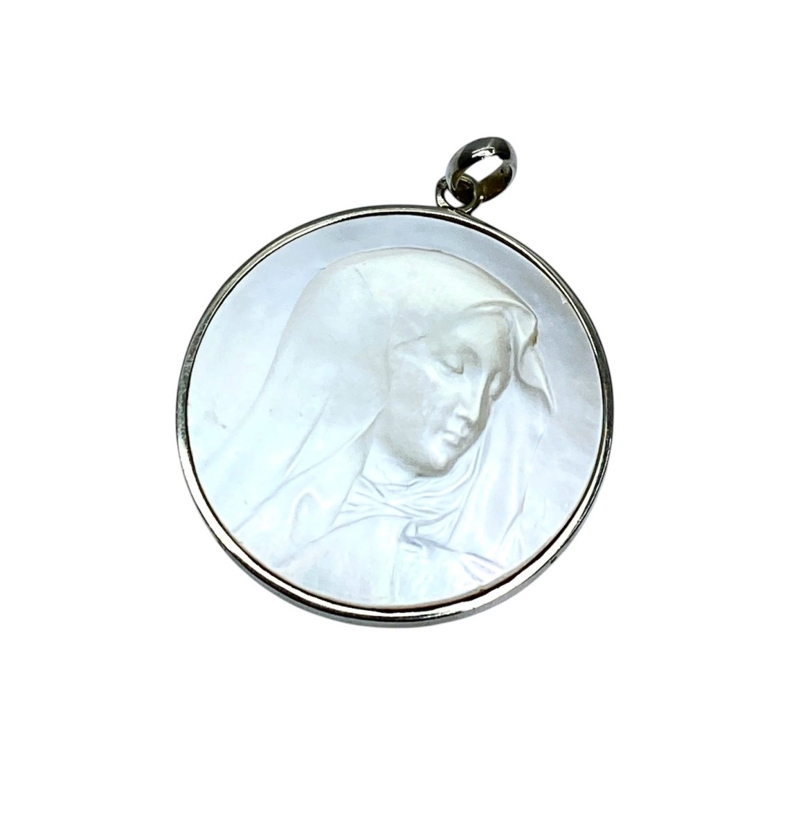 Médaille Vierge, en or blanc et nacre - Castafiore