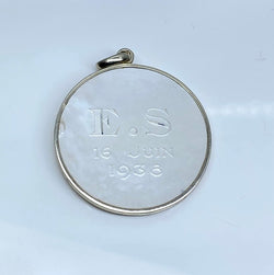 Médaille Vierge, en or blanc et nacre - Castafiore