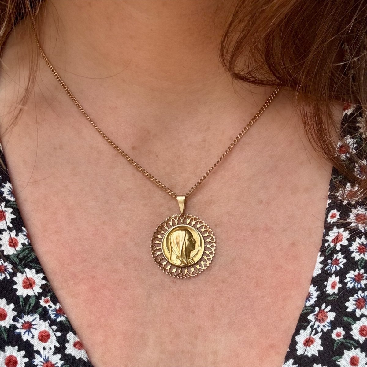 Médaille Vierge Marie en rosace - Castafiore