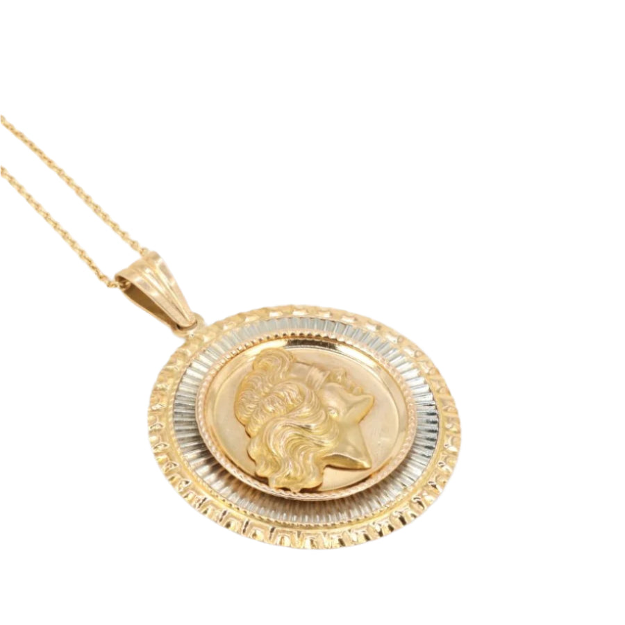 Médaille vintage en or jaune et blanc figurant la déesse Fortuna - Castafiore