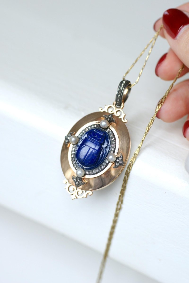 Médaillon Ancien Scarabée Lapis Lazuli Diamants et Perles - Castafiore