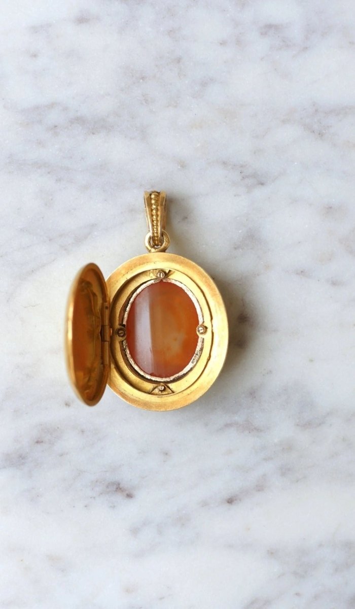 Médaillon camée agate et perles sur or jaune - Castafiore