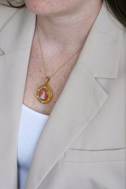 Médaillon camée agate et perles sur or jaune - Castafiore