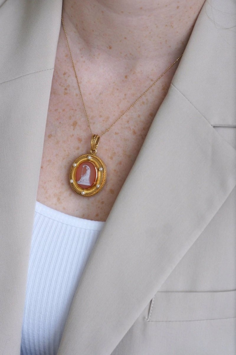 Médaillon camée agate et perles sur or jaune - Castafiore