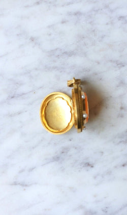 Médaillon camée agate et perles sur or jaune - Castafiore