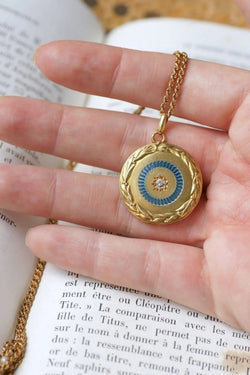 Médaillon Or Jaune Diamant Email et Chaine Or et perles - Castafiore