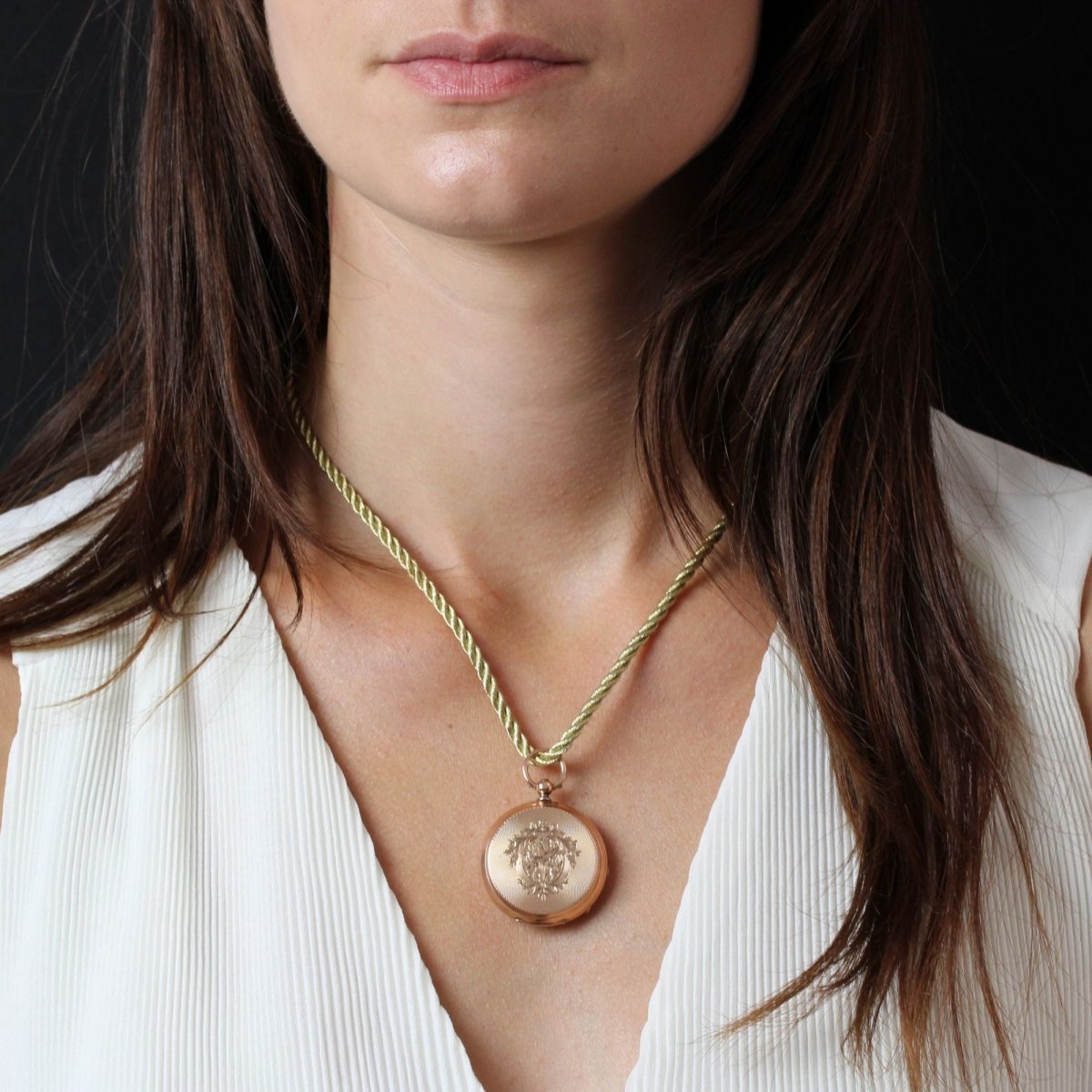 Montre ANCIENNE De col gravé en or rose - Castafiore