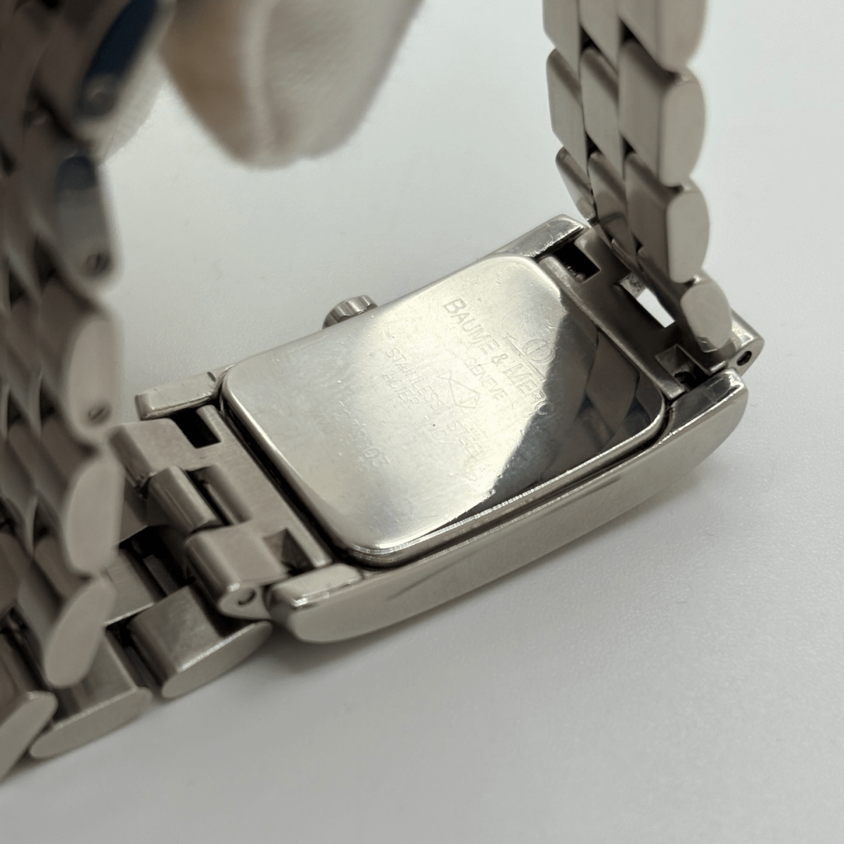 Montre BAUME & MERCIER "Hampton" en acier inoxydable - Castafiore
