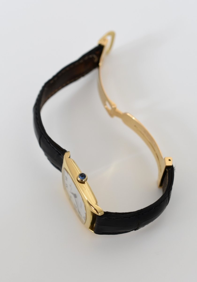 Montre BAUME & MERCIER X VAN CLEEF & ARPELS en or jaune, cuir et saphir - Castafiore