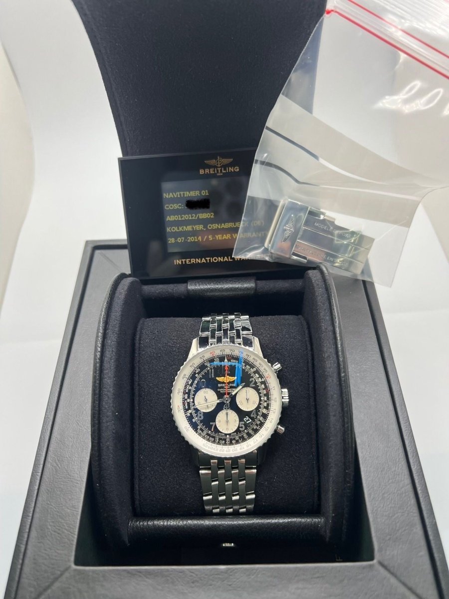 Montre BREITLING Navitimer 01 en acier - Castafiore