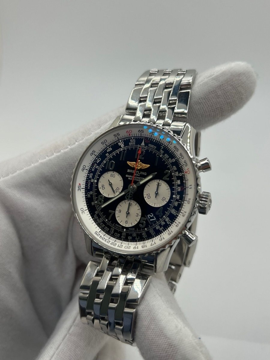 Montre BREITLING Navitimer 01 en acier - Castafiore