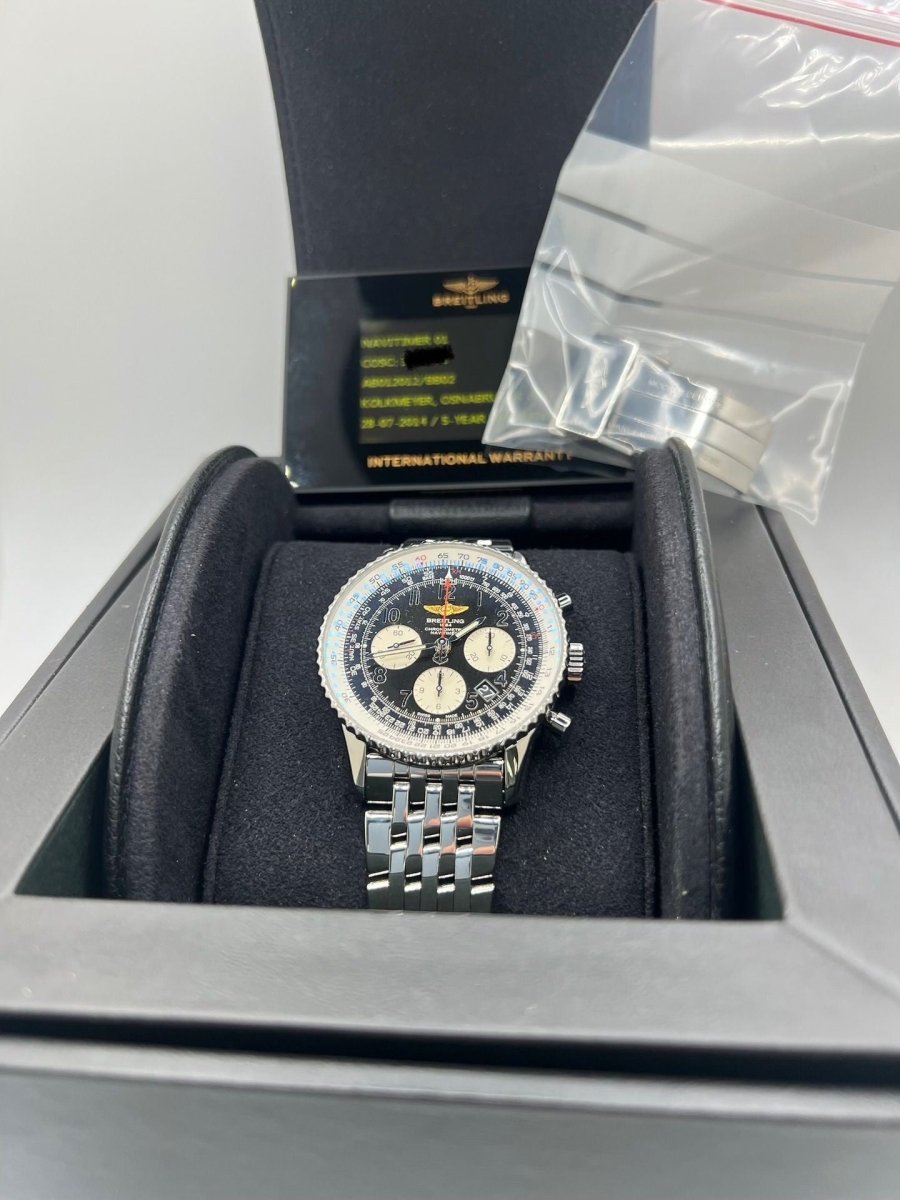 Montre BREITLING Navitimer 01 en acier - Castafiore