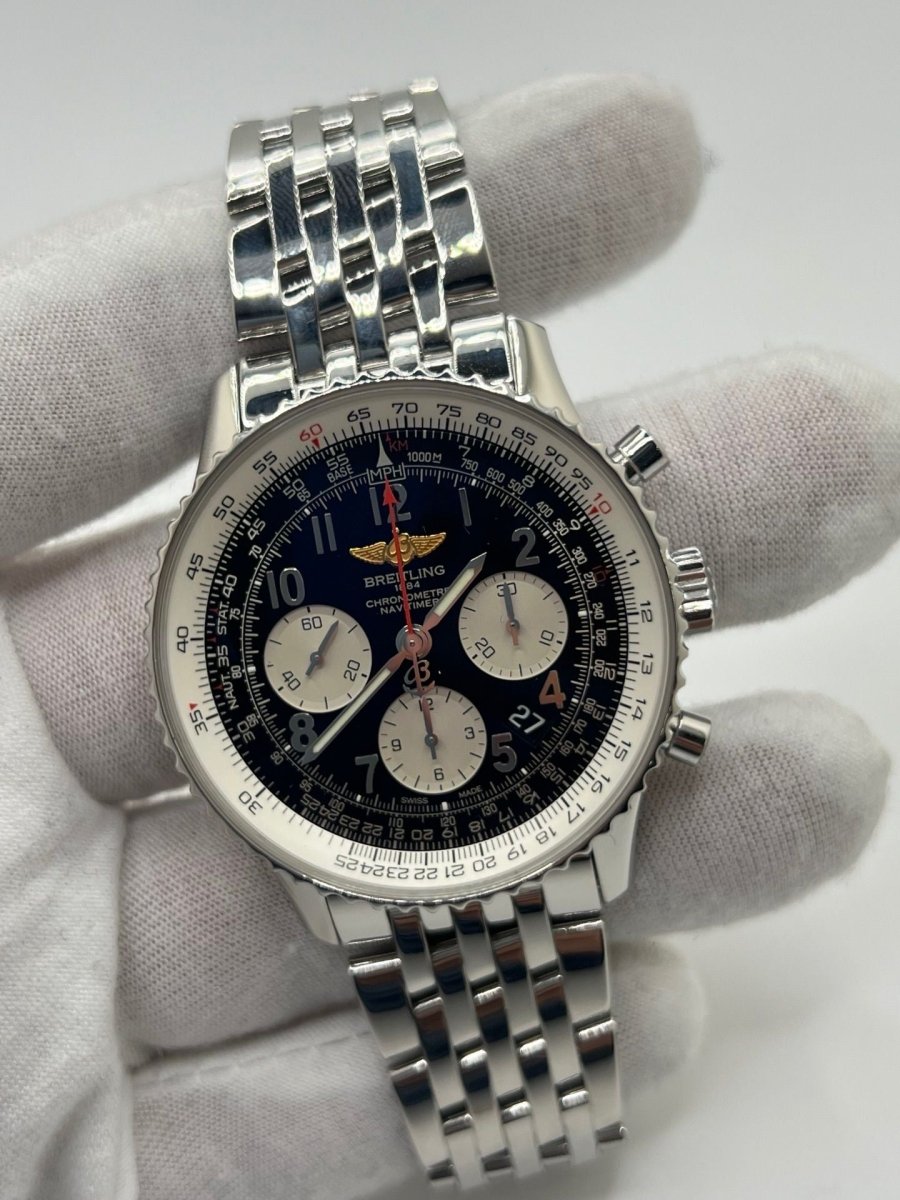 Montre BREITLING Navitimer 01 en acier - Castafiore