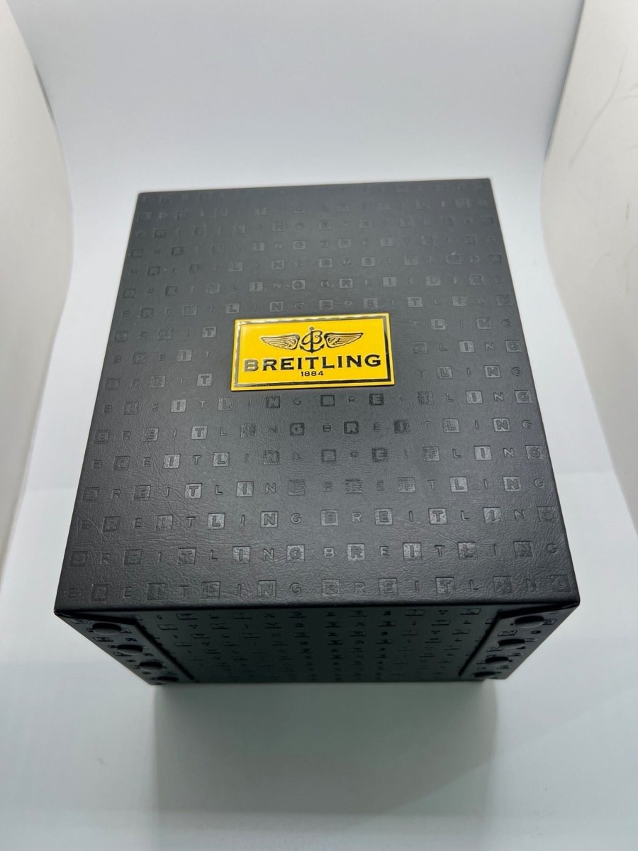 Montre BREITLING Navitimer 01 en acier - Castafiore