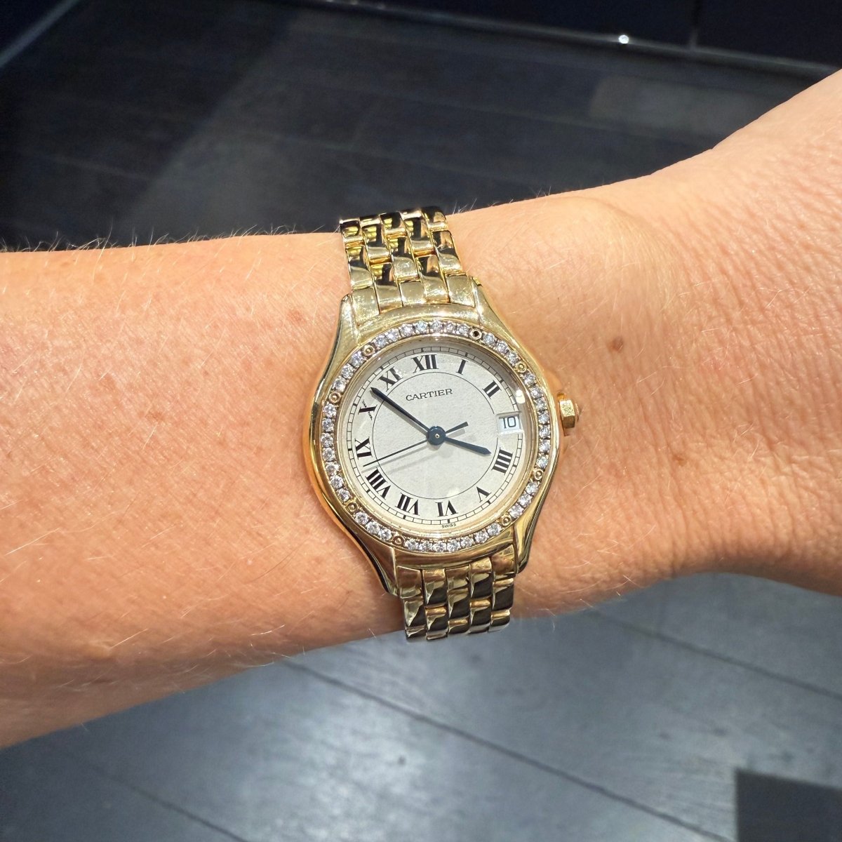 Montre CARTIER "Cougar" en or jaune, acier, quartz et diamants - Castafiore