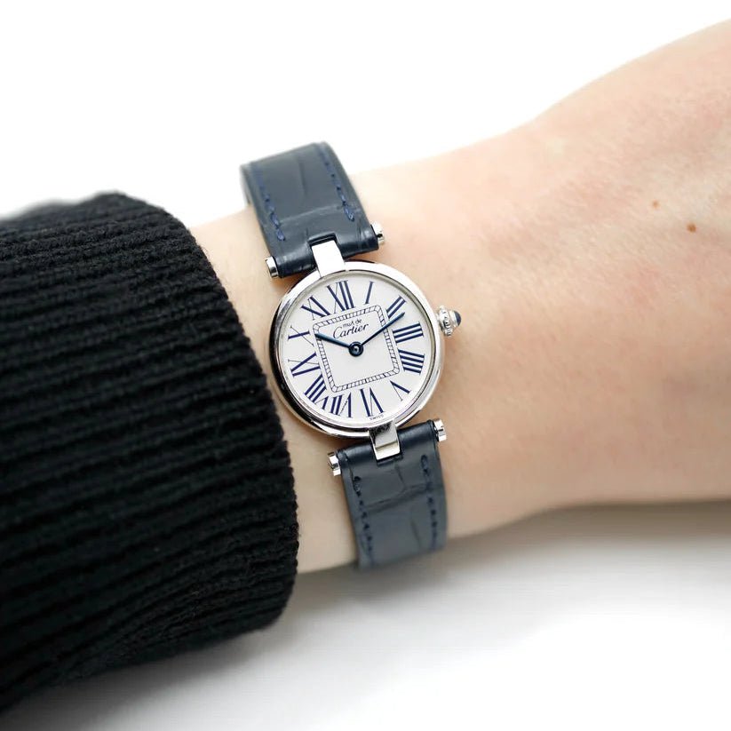 Montre CARTIER "Vendôme Must" en argent, saphir et cuir - Castafiore