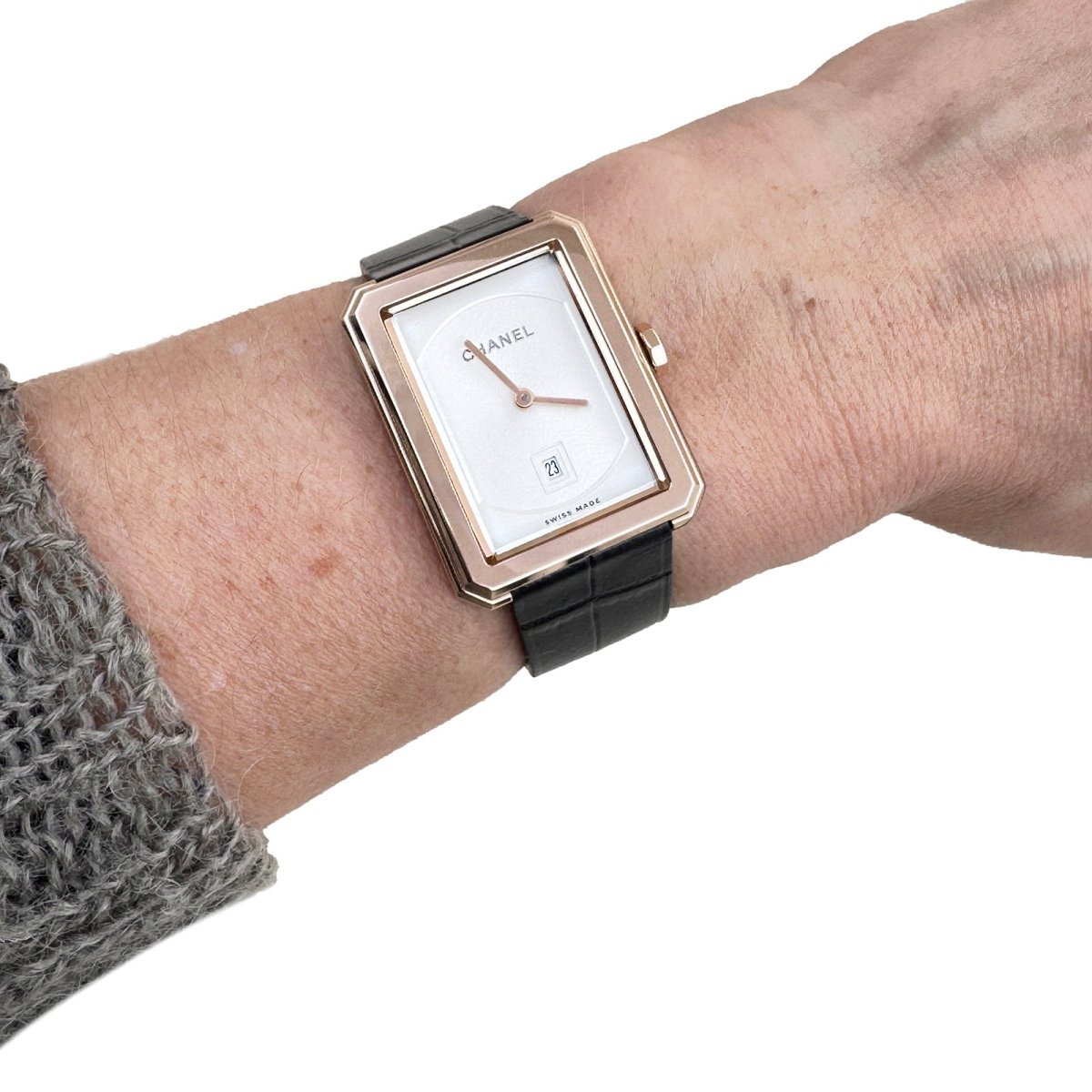 Montre CHANEL "Boy - Friend" en or beige et onyx - Castafiore