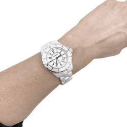 Montre CHANEL "J12" en céramique et acier - Castafiore