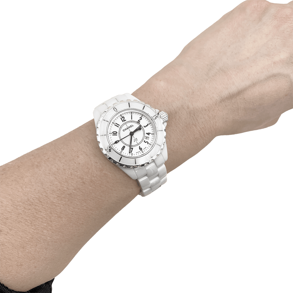Montre CHANEL "J12" en céramique et acier - Castafiore
