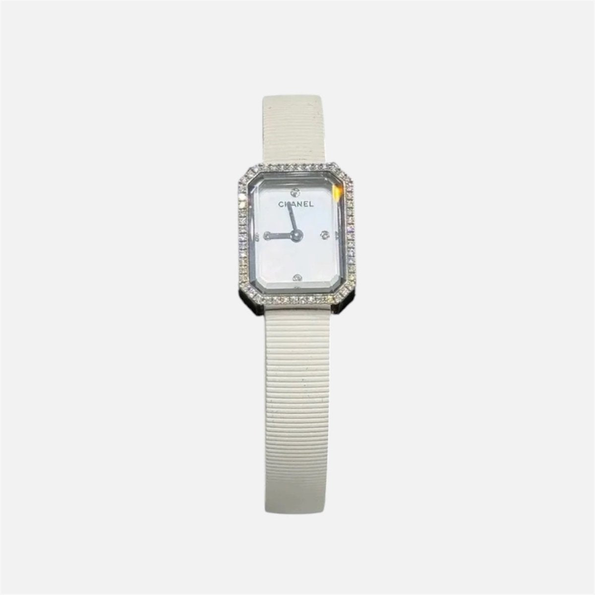 Montre CHANEL "Première Mini" en acier et nacre - Castafiore