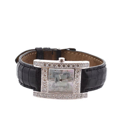 Montre CHOPARD "Your Hour" en or blanc, cuir, nacre, quartz, saphir et diamants - Castafiore