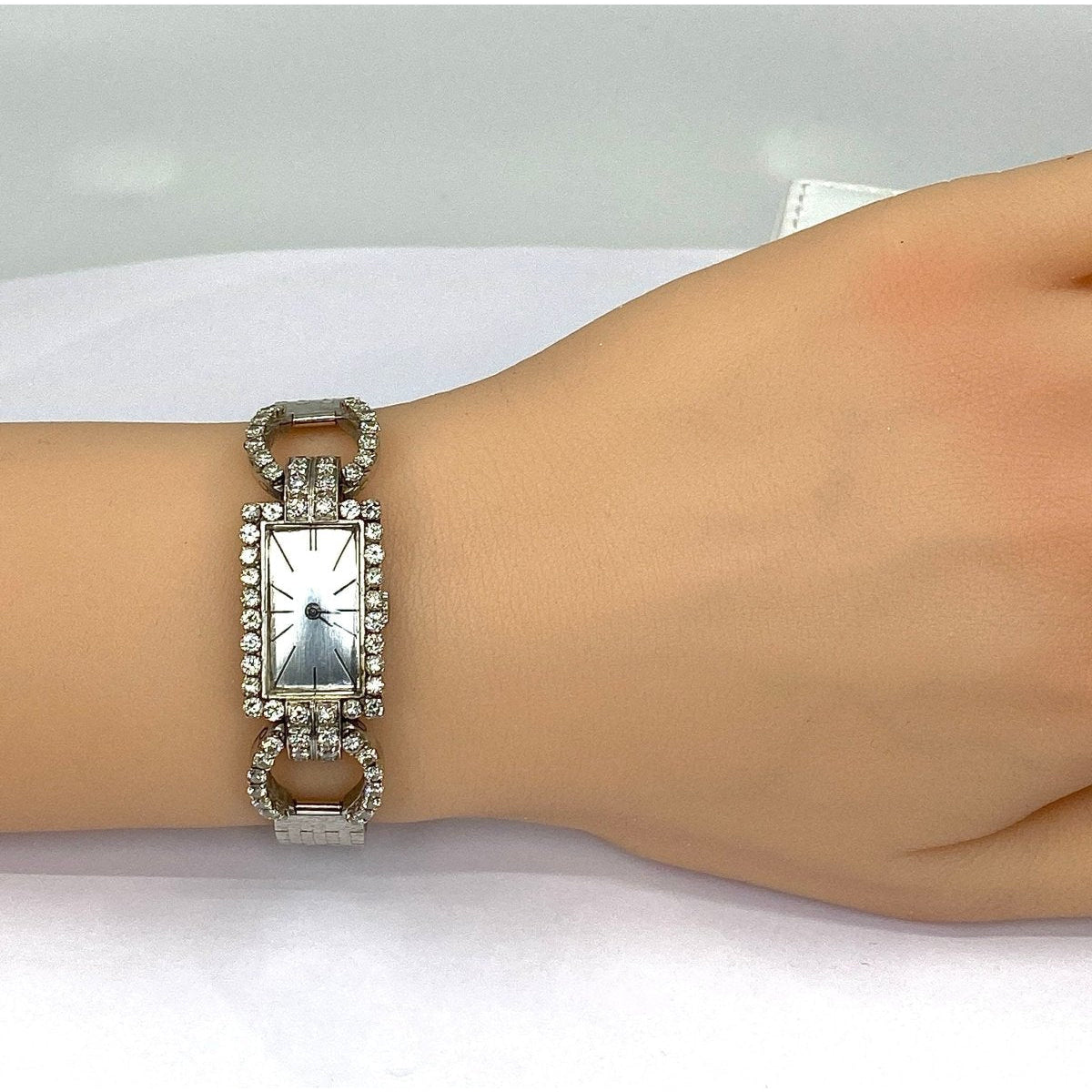 Montre en or blanc 18 carats sertie de diamants - Castafiore