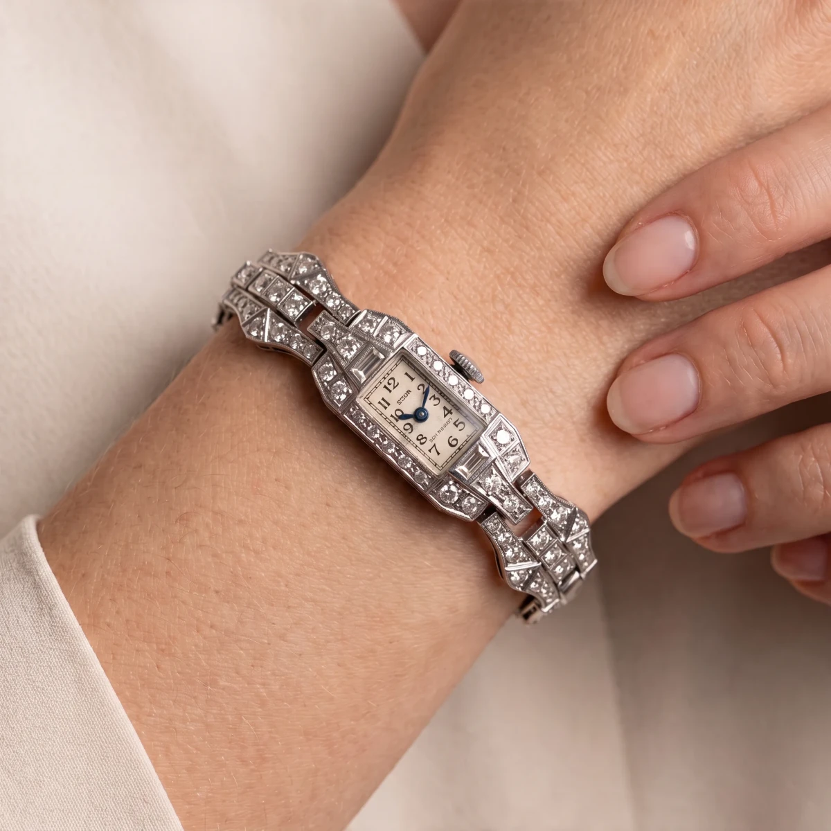 Montre en or blanc, platine et diamants - Castafiore