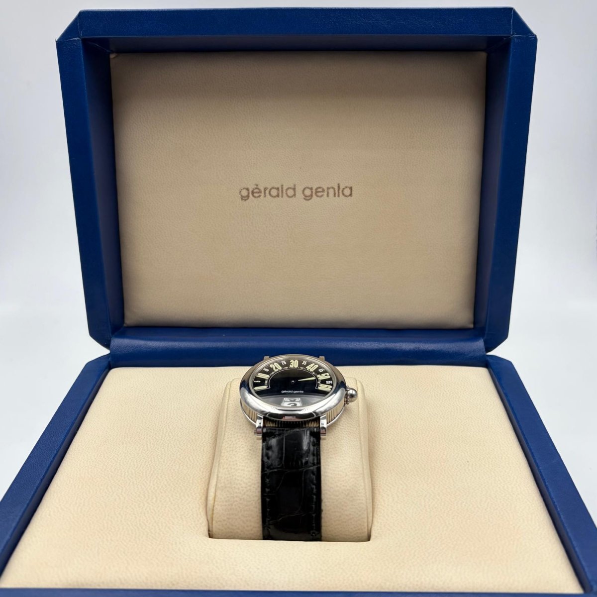 Montre GÉRALD GENTA "Rétro Classic" en acier et cuir - Castafiore