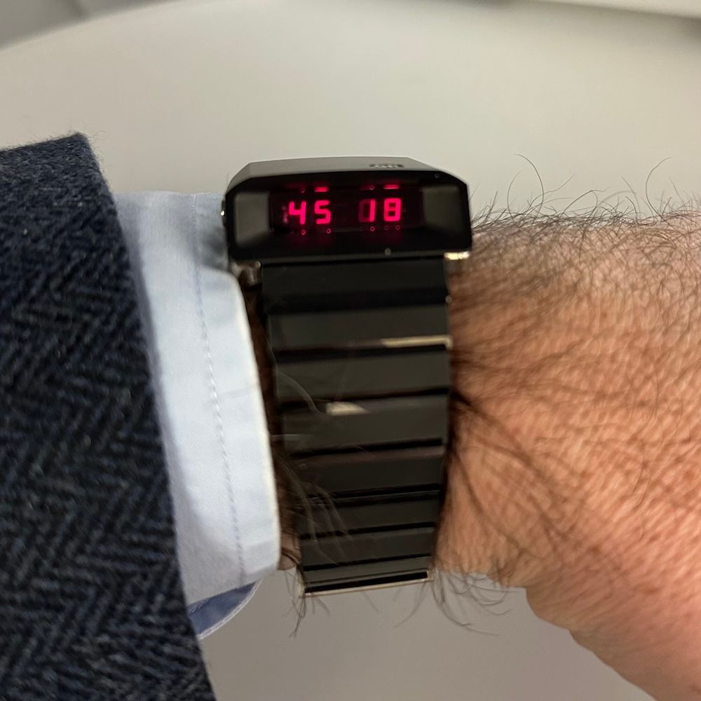 Montre Girard Perregaux Casquette 2.0 céramique et titane. Quartz. Full set de 2022. - Castafiore