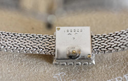 Montre JAEGER-LECOULTRE Haute Joaillerie Cal. 426 en or blanc 18 carats et diamants Bracelet Intégré c.1960. - Castafiore