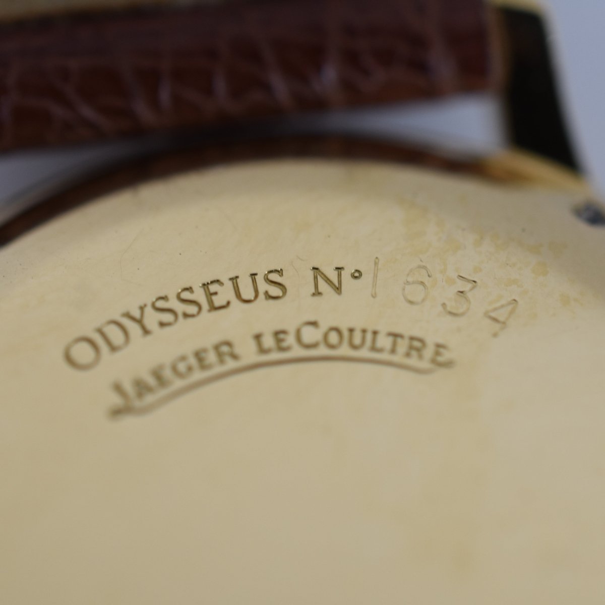 Montre JAEGER-LECOULTRE "Odysseus" en or jaune, or rose et cuir - Castafiore