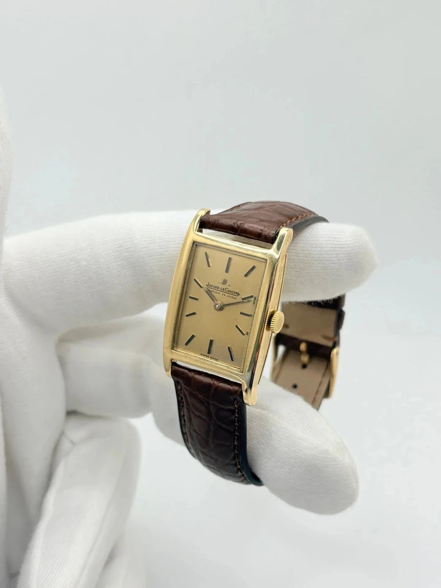 Montre JAEGER-LECOULTRE "Tank Vintage" en or jaune, acier et cuir - Castafiore