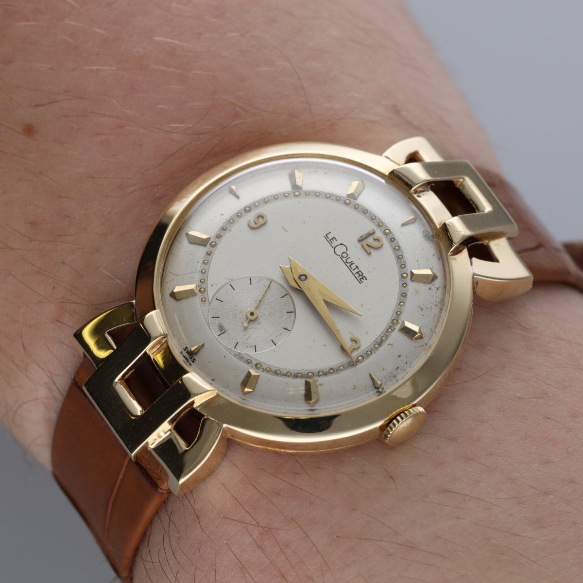 Montre LECOULTRE en or jaune et cuir - Castafiore