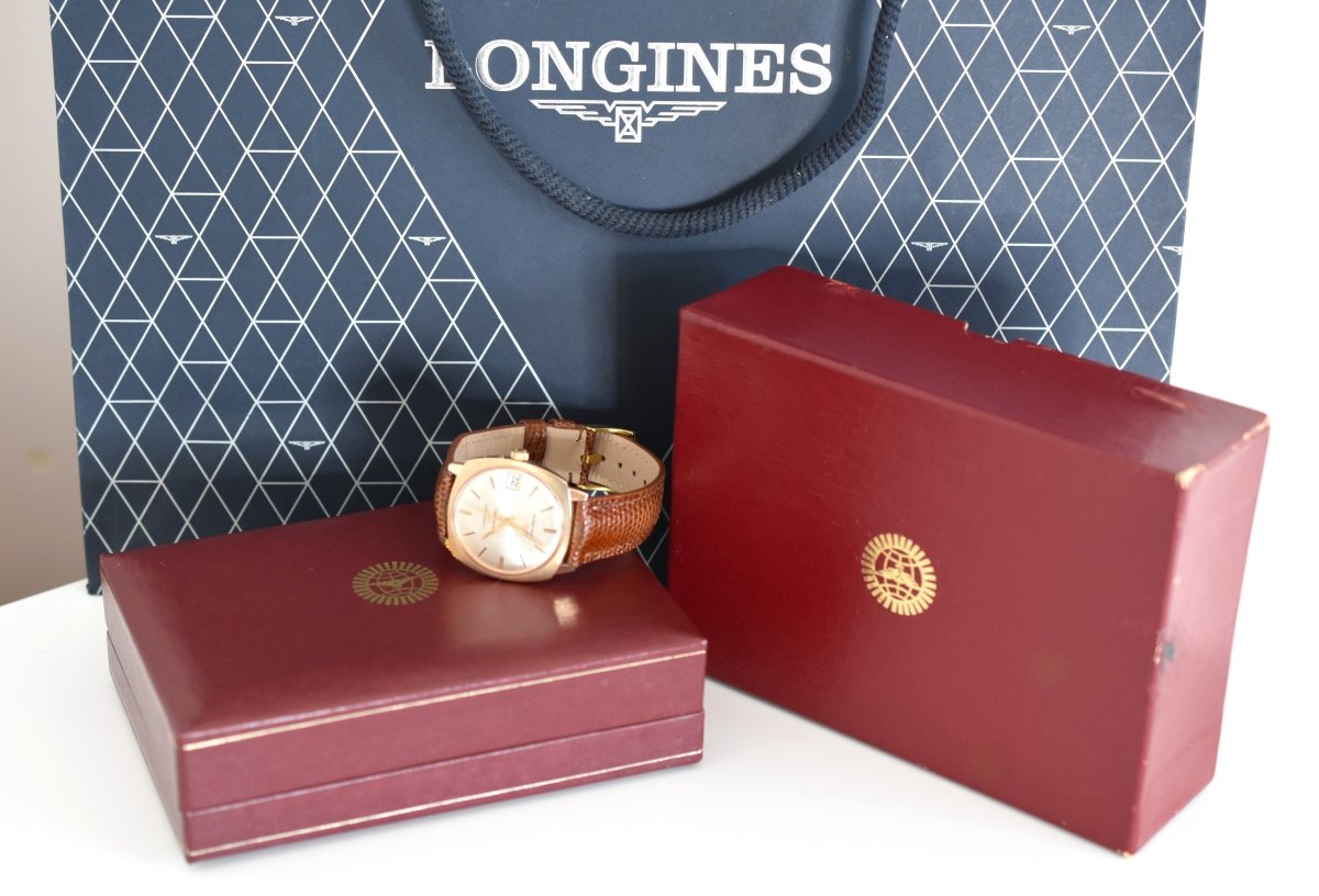 Montre LONGINES "Ultra Chron" en or jaune, argent et cuir - Castafiore