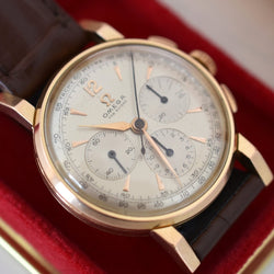 Montre OMEGA "Calibre 321 Tri - Compax" en or rose et cuir - Castafiore