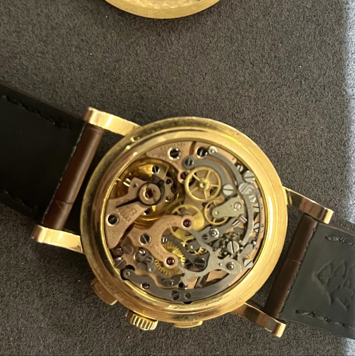 Montre OMEGA "Calibre 321 Tri - Compax" en or rose et cuir - Castafiore