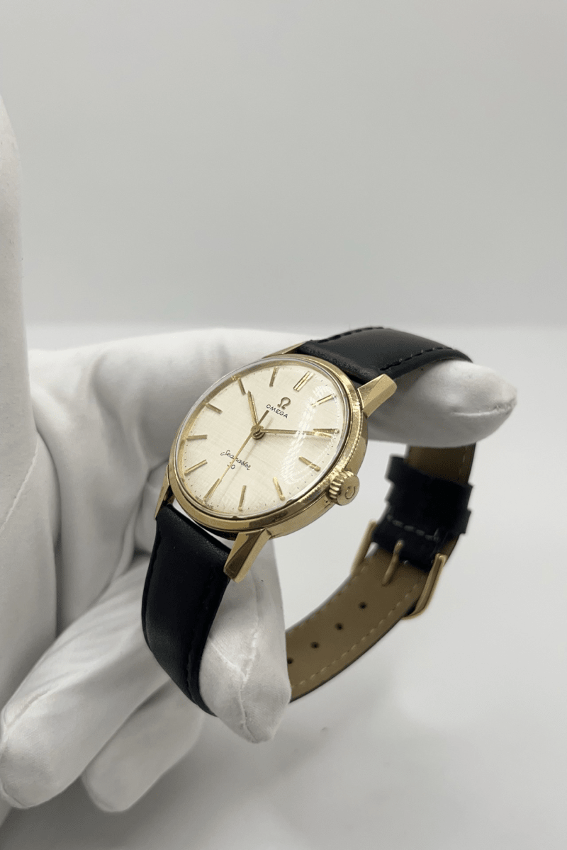 Montre OMEGA "Seamaster 300" en acier et cuir - Castafiore