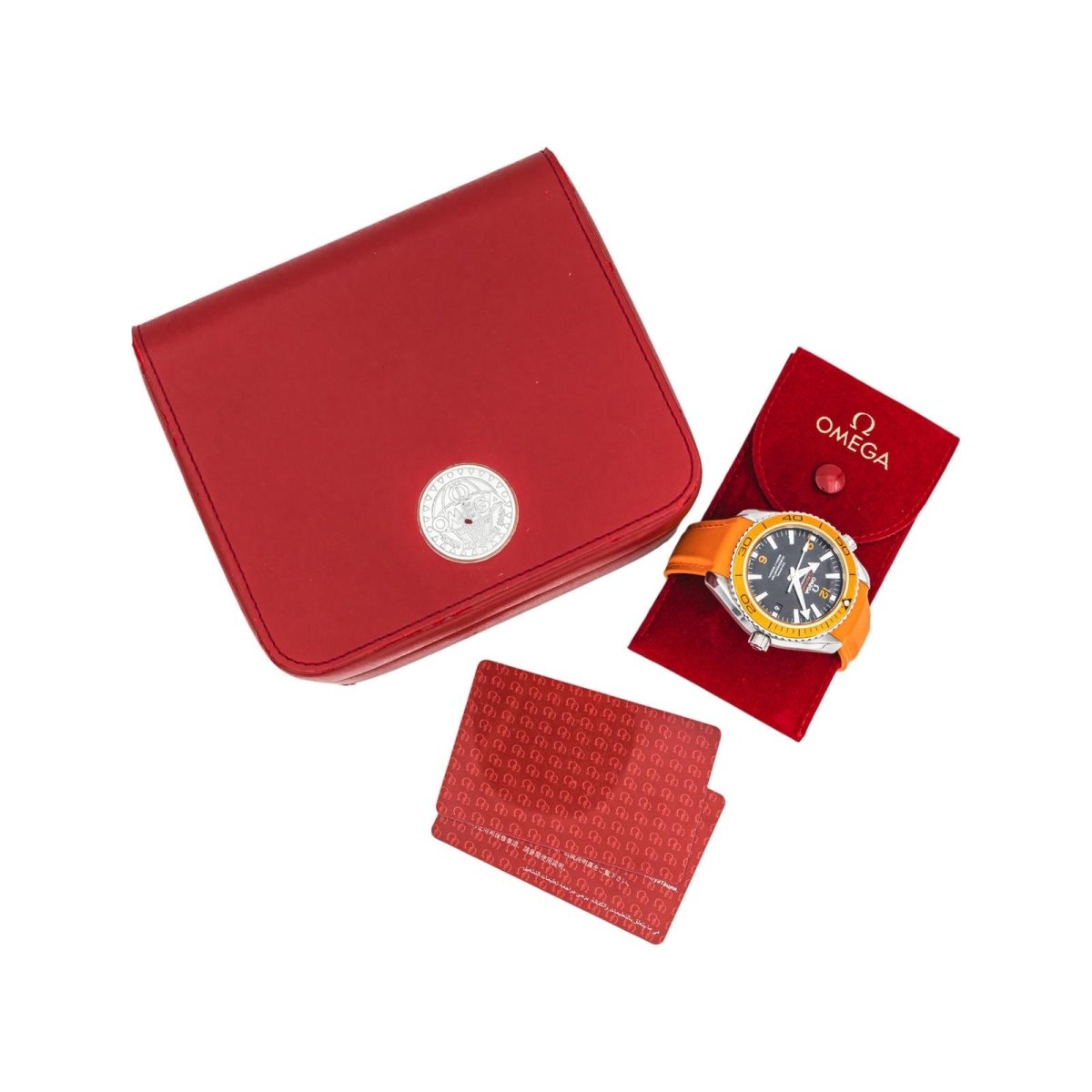 Montre OMÉGA "Seamaster Planet Ocean" en acier, caoutchouc et saphir - Castafiore