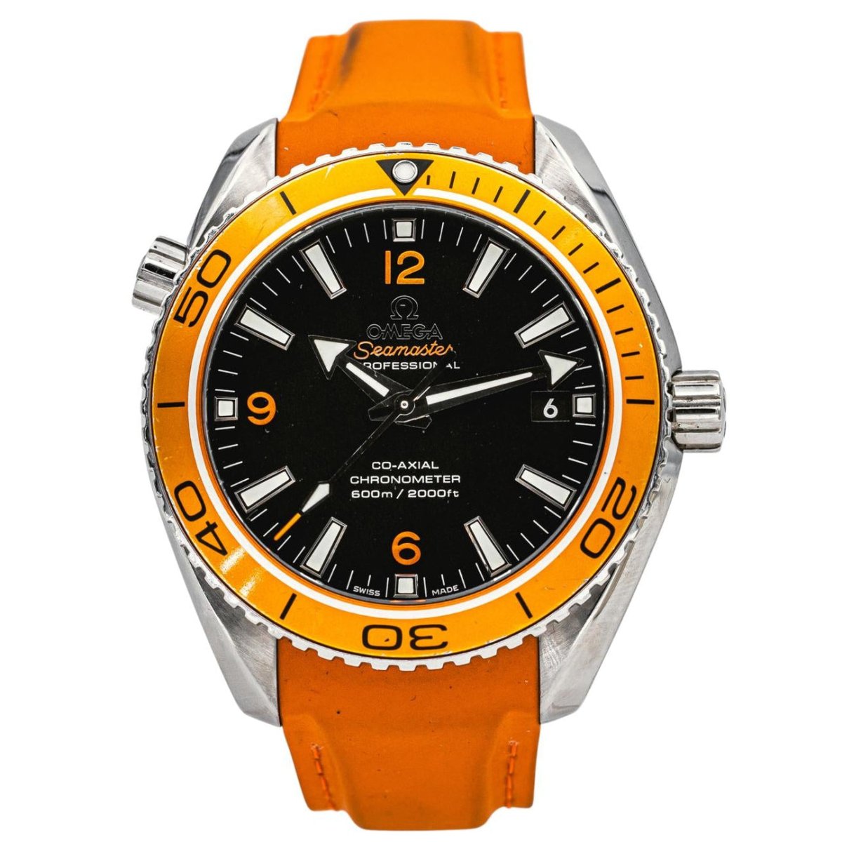 Montre OMÉGA "Seamaster Planet Ocean" en acier, caoutchouc et saphir - Castafiore