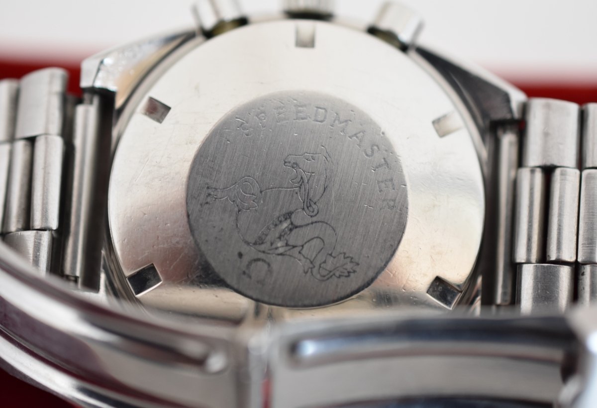 Montre OMEGA "Speedmaster Professional Mark II" en acier - Castafiore
