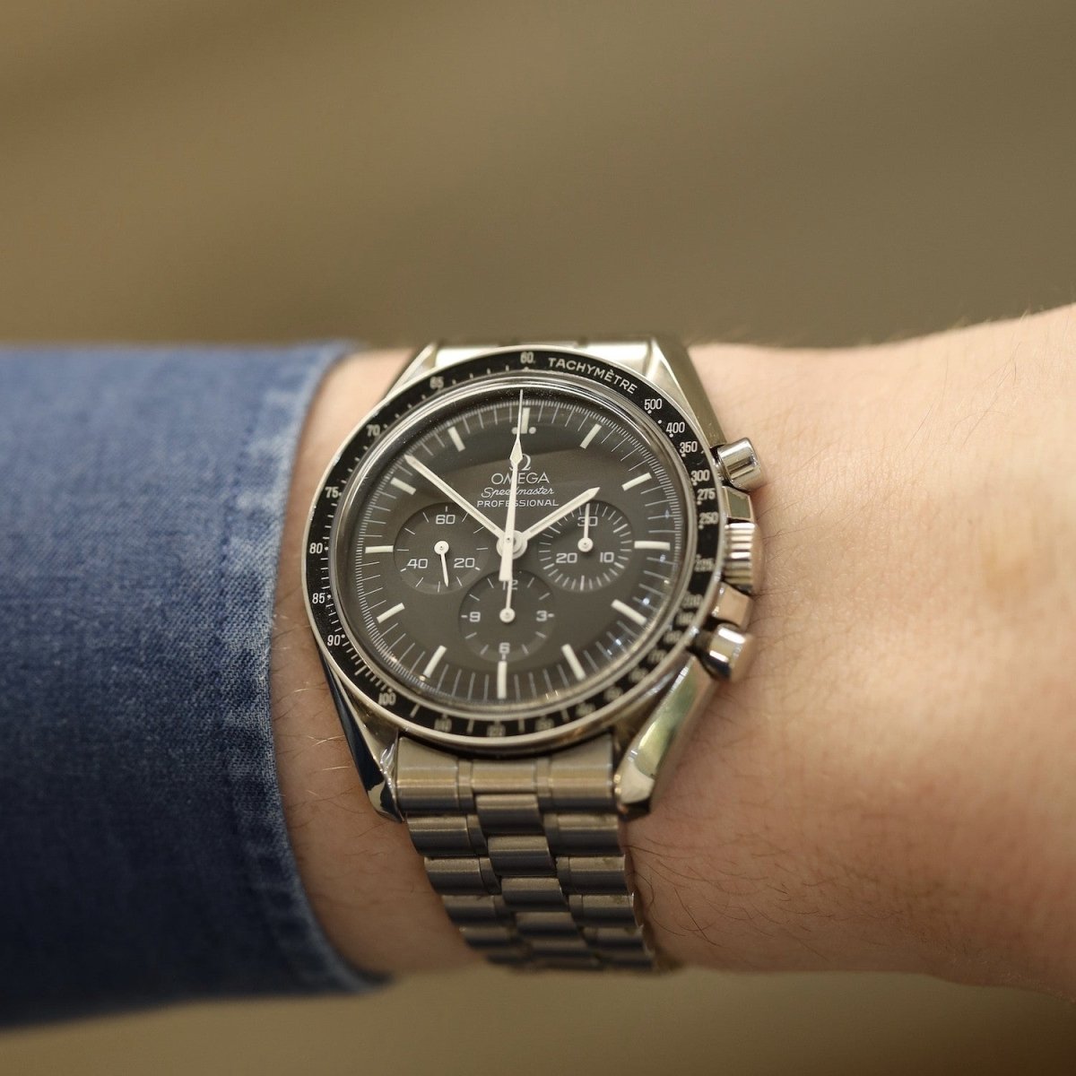 Montre OMEGA "Speedmaster Professional Moonwatch" en acier - Castafiore