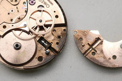 Montre Oméga Vintage en or , années 1950 - Castafiore