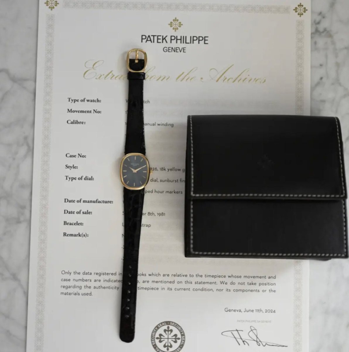 Montre PATEK PHILIPPE "Ellipse" en or jaune et cuir - Castafiore