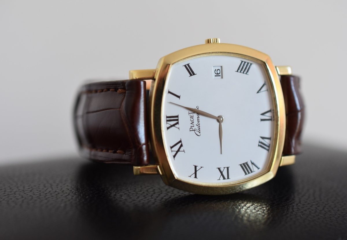 Montre PIAGET "Coussin" en or jaune et cuir - Castafiore