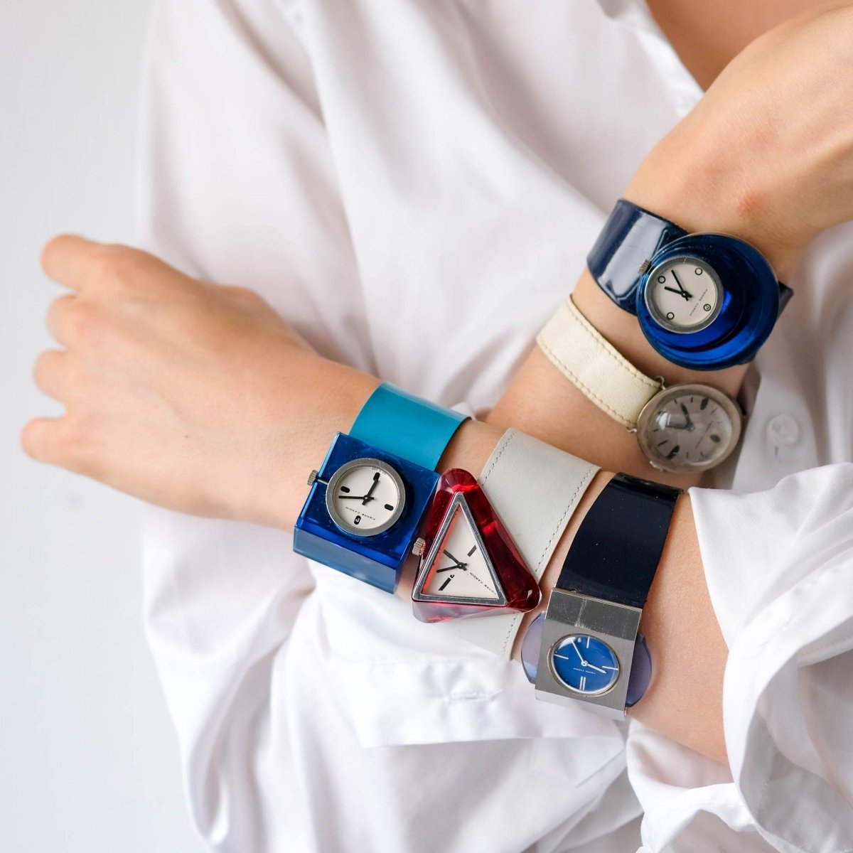 Montre PIERRE CARDIN x JAEGER - LECOULTRE "Espace PC 112" en métal, lucite et cuir - Castafiore