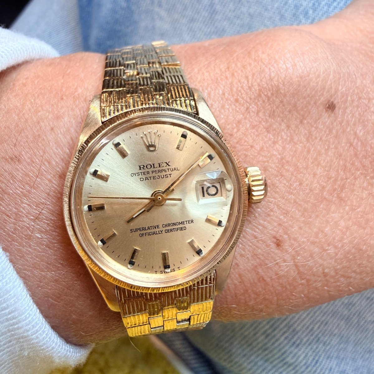 Montre ROLEX "DateJust" en or jaune - Castafiore